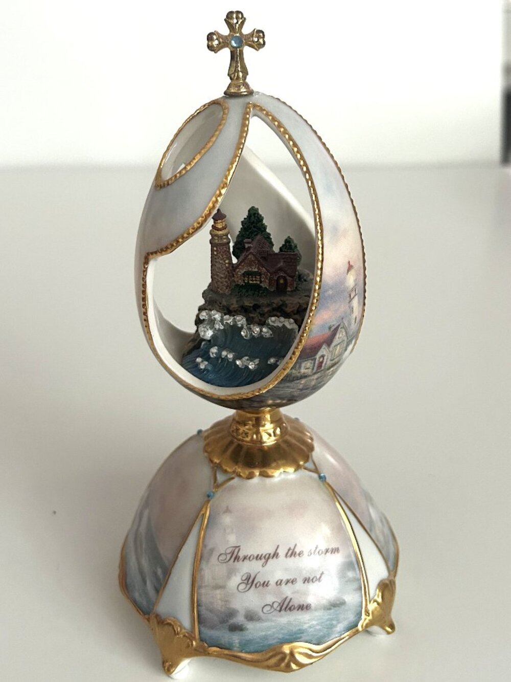 Vintage 2005 Thomas Kinkaid Beacon of Hope Lights of Faith Musical Porcelain Egg